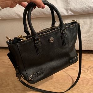 Black Tory Burch Purse (Great condition!)